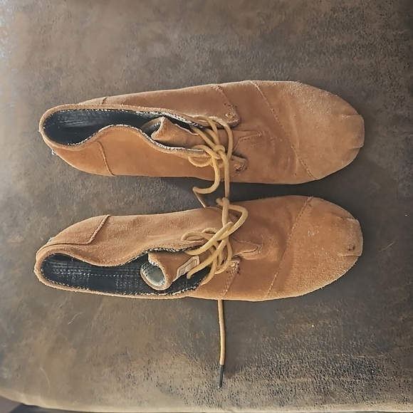 Toms Suede Wedge Heel Ankle Boots - Picture 2 of 4